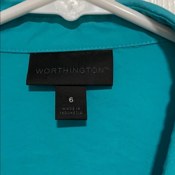 Button down - Picture 2 of 2